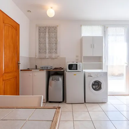 Apartment Clim Proche Et Parking *